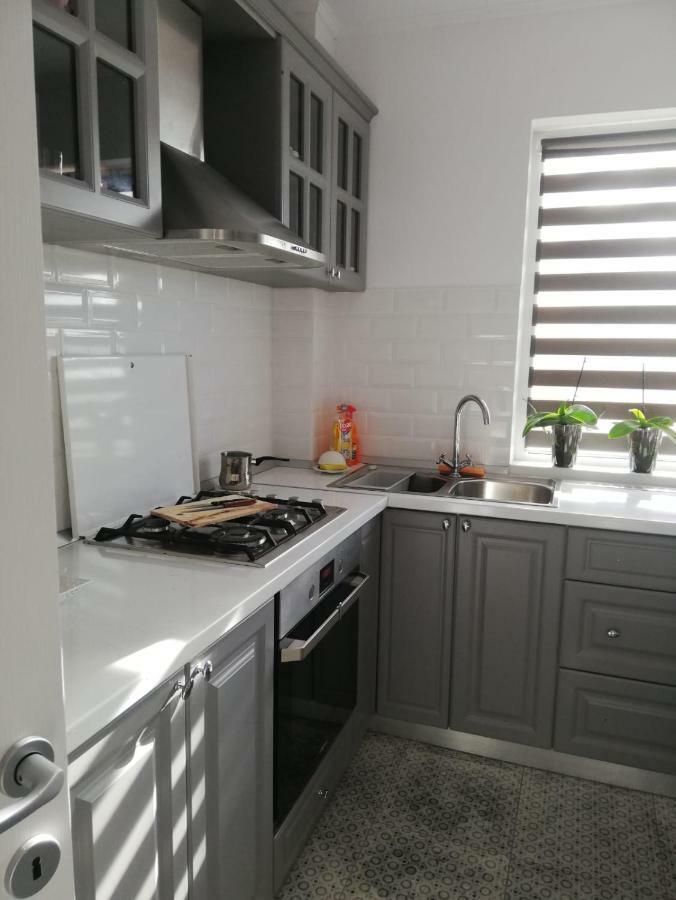 3 Room Apartment 2 Minutes Away From Ploiesti Exterior photo