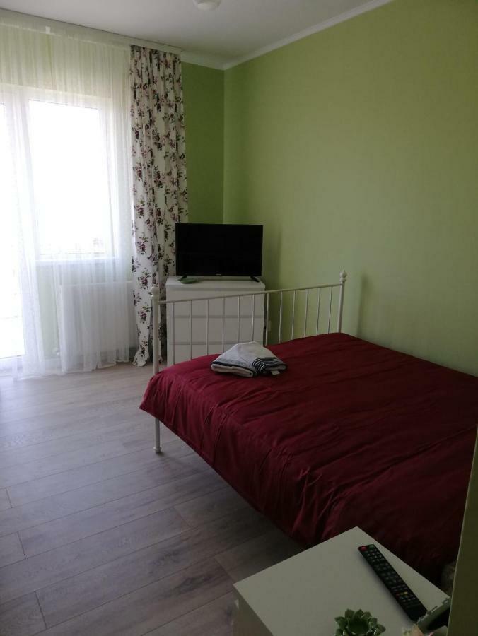 3 Room Apartment 2 Minutes Away From Ploiesti Exterior photo